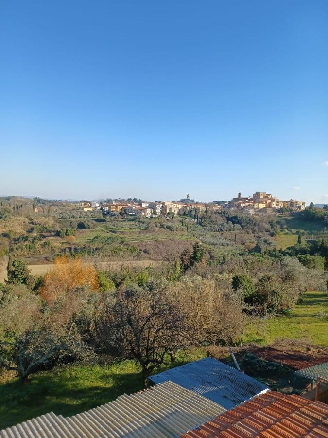 Casa Vacanze L'Acquerello Lari Extérieur photo